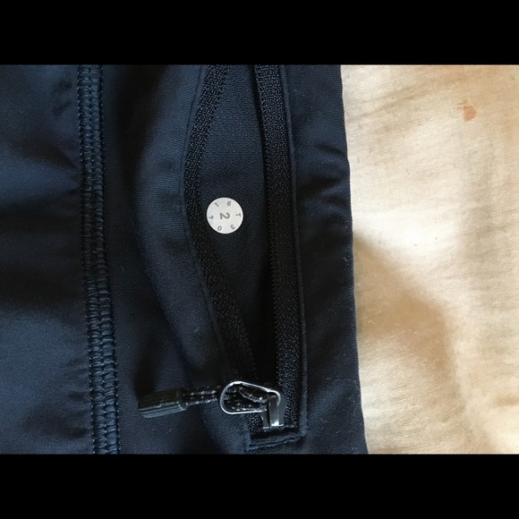 Lululemon Speed Shorts Like New - Picture 2 of 3